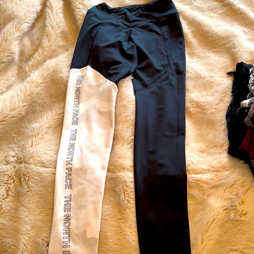 The North Face XS leggings New